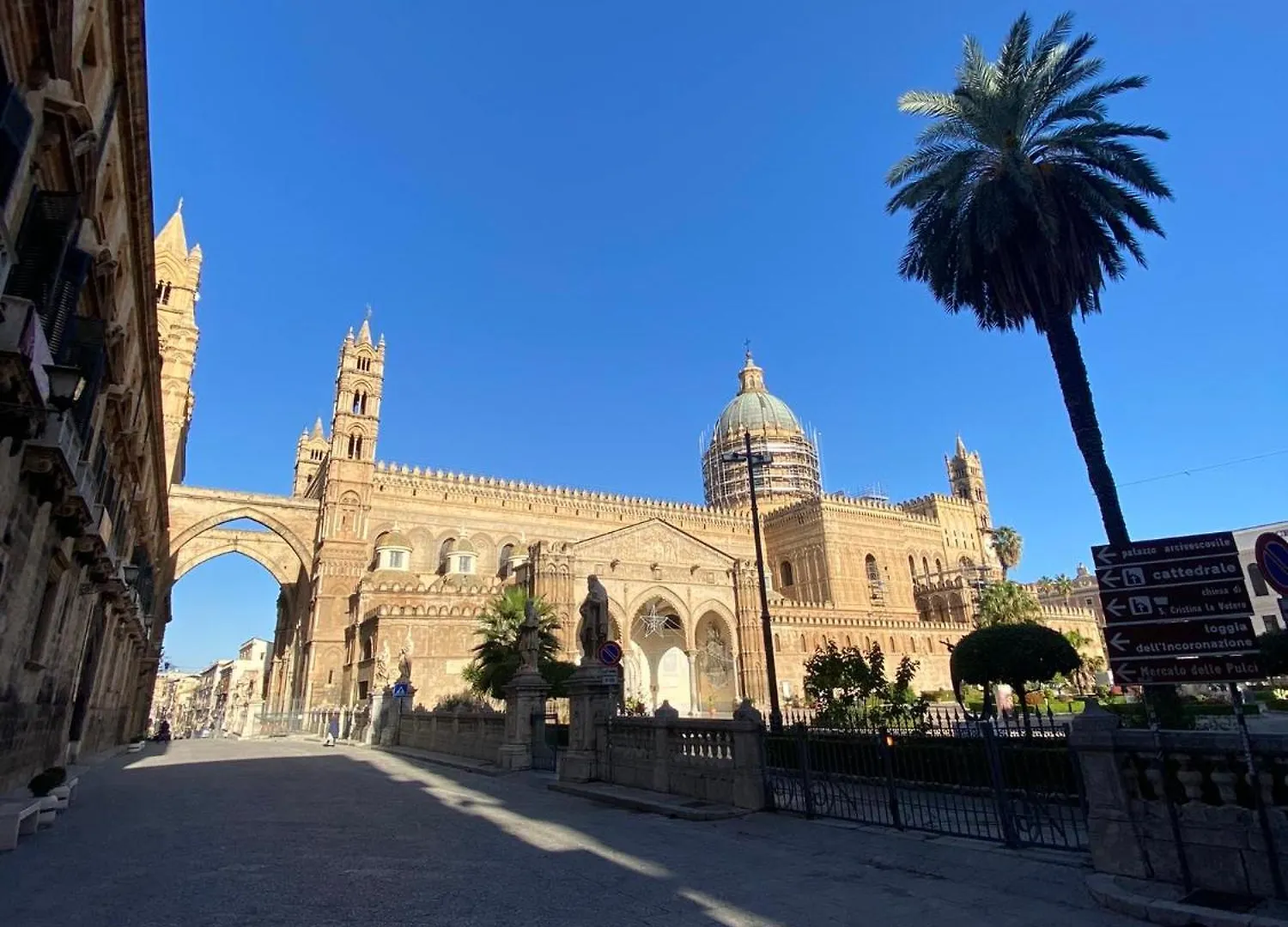 Cathedral Room&Loft Palermo Holiday home